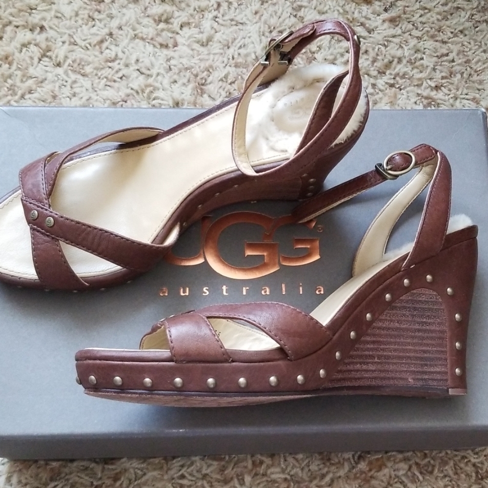 UGG Rochelle Wedge Sandals - Picture 2 of 5